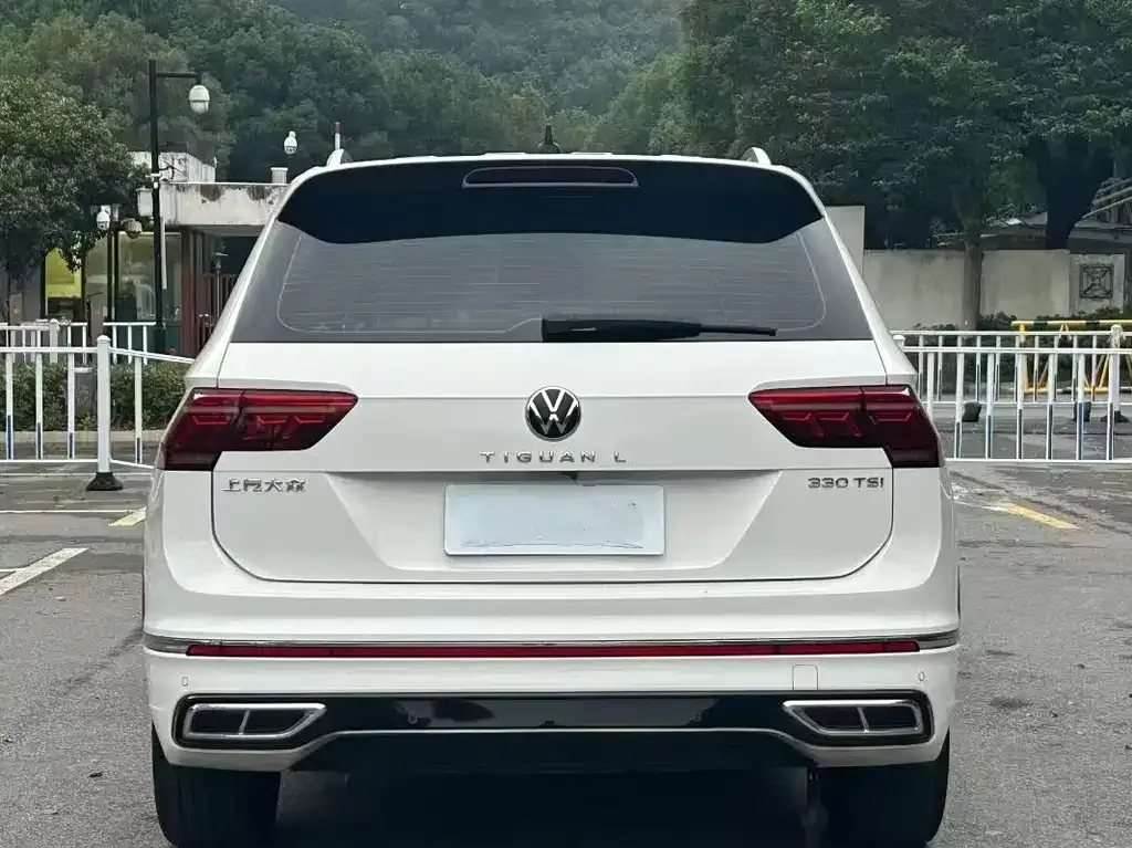 Volkswagen Tiguan L — фото 2