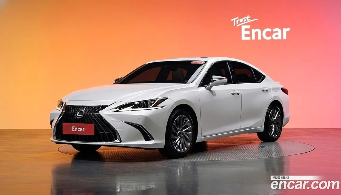 Lexus ES — фото 1