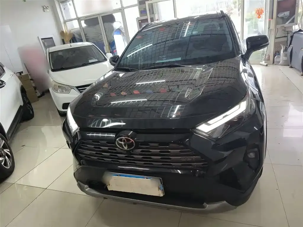 Toyota RAV4 — фото 5