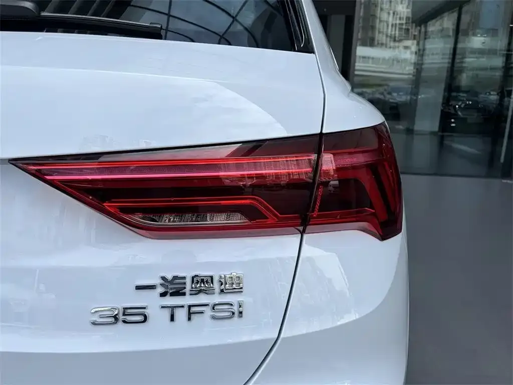 Audi Q3 — фото 5