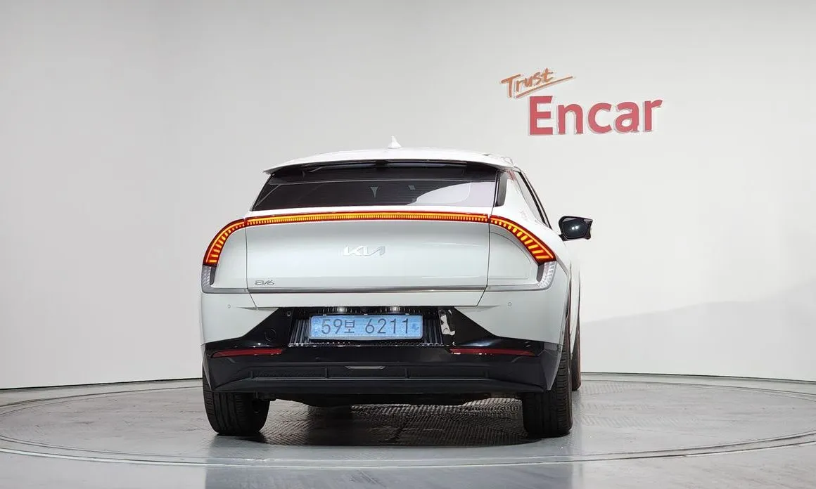 Kia EV6 — фото 9