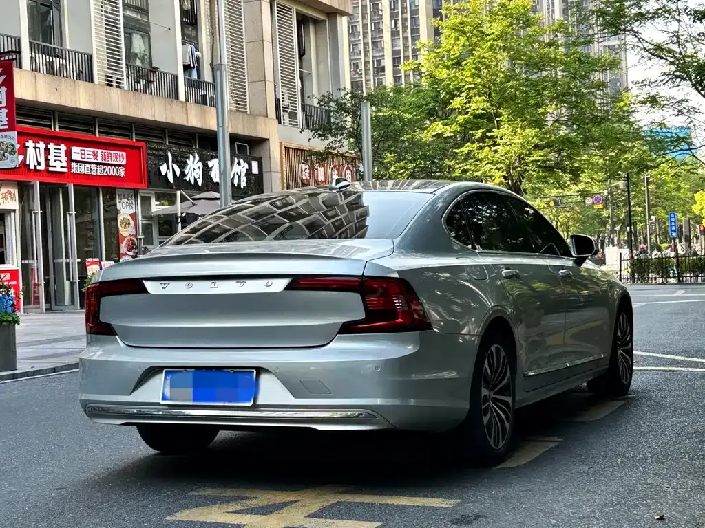 Volvo S90 — фото 5
