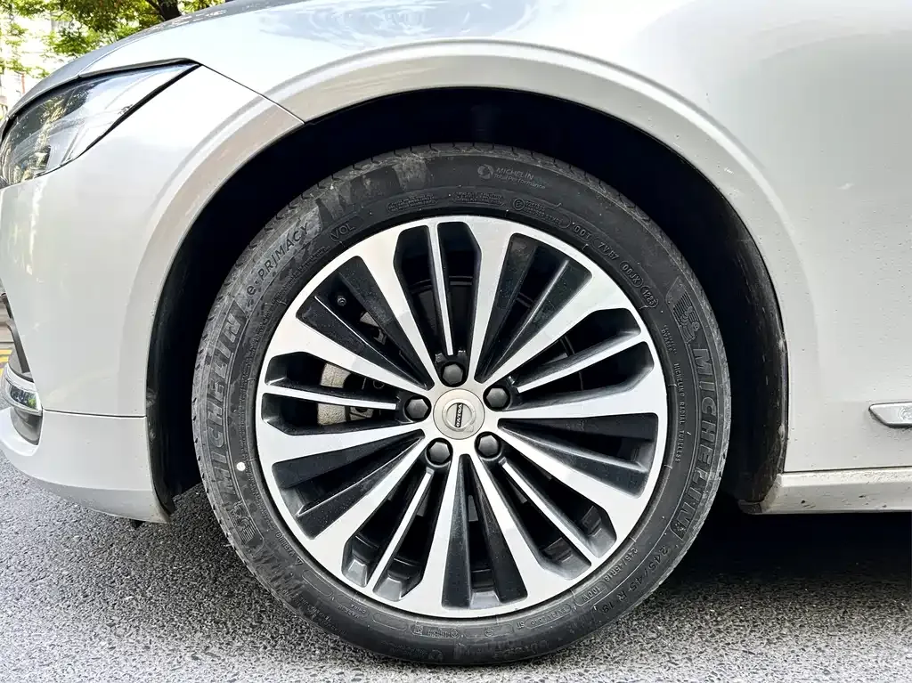 Volvo S90 — фото 4
