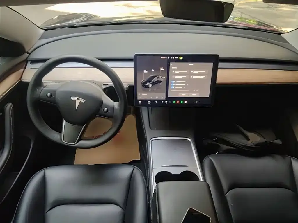 Tesla Model 3 — фото 6