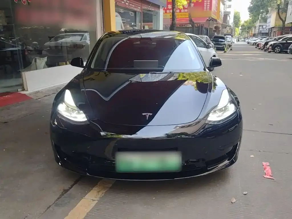 Tesla Model 3 — фото 10