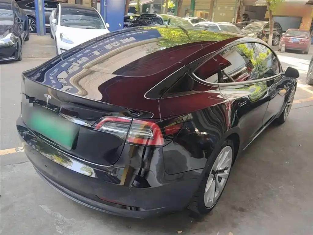 Tesla Model 3 — фото 5