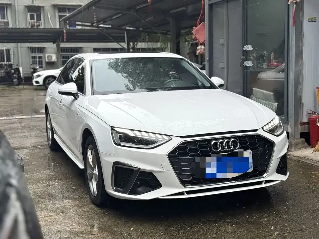 Audi A4L 2021 из CN, фото 2