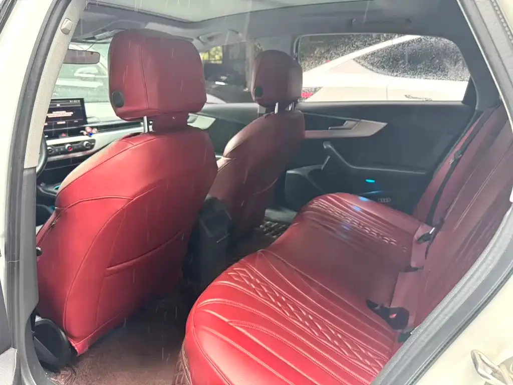 Audi A4L 2021 из CN, фото 4