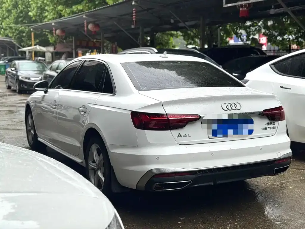 Audi A4L 2021 из CN, фото 5
