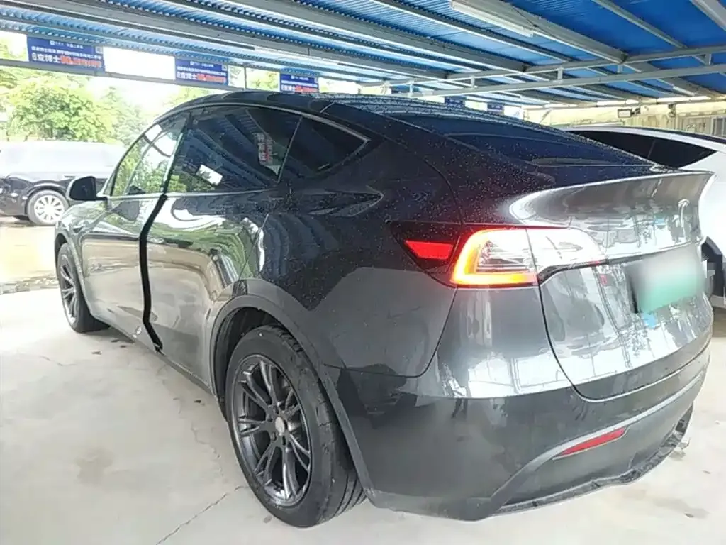Tesla Model Y — фото 4