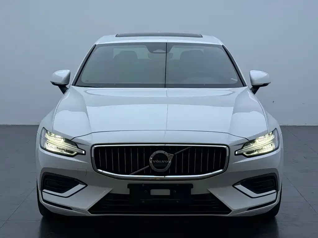 Volvo S60 — фото 6