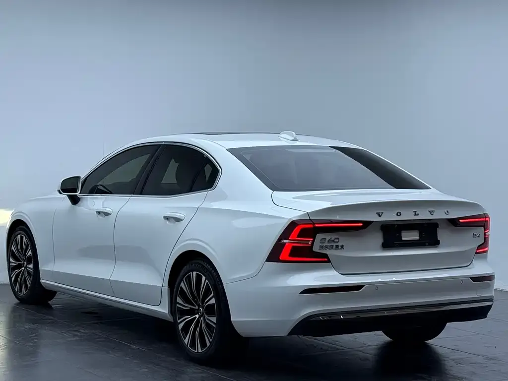 Volvo S60 — фото 3