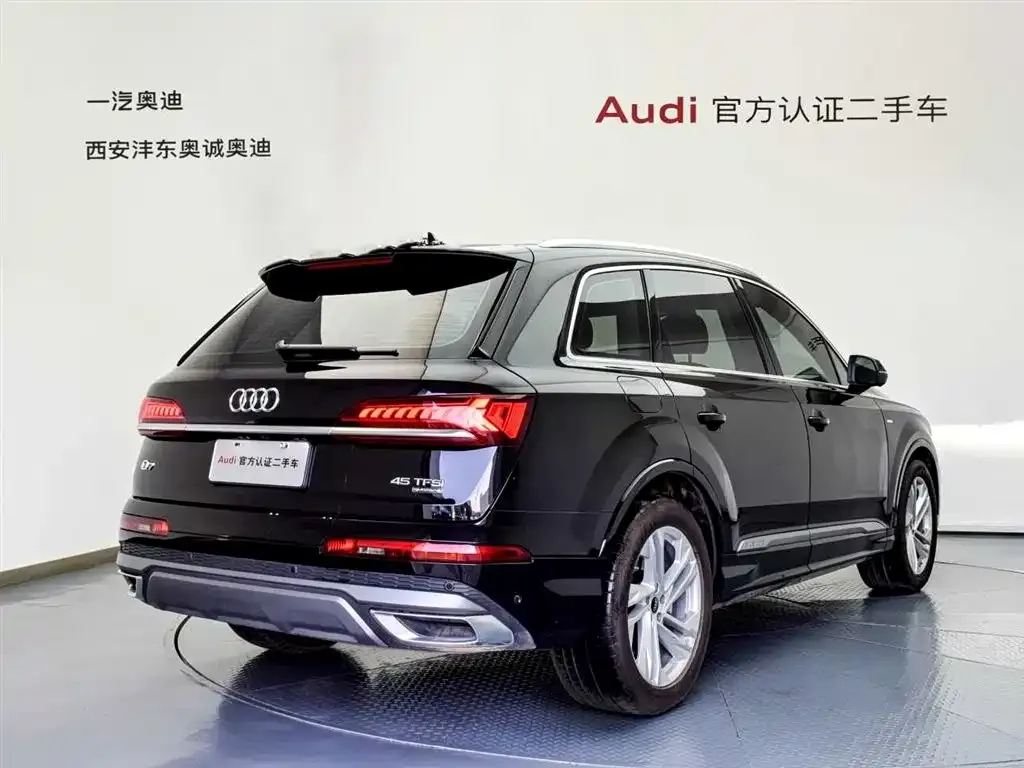 Audi Q7 — фото 5