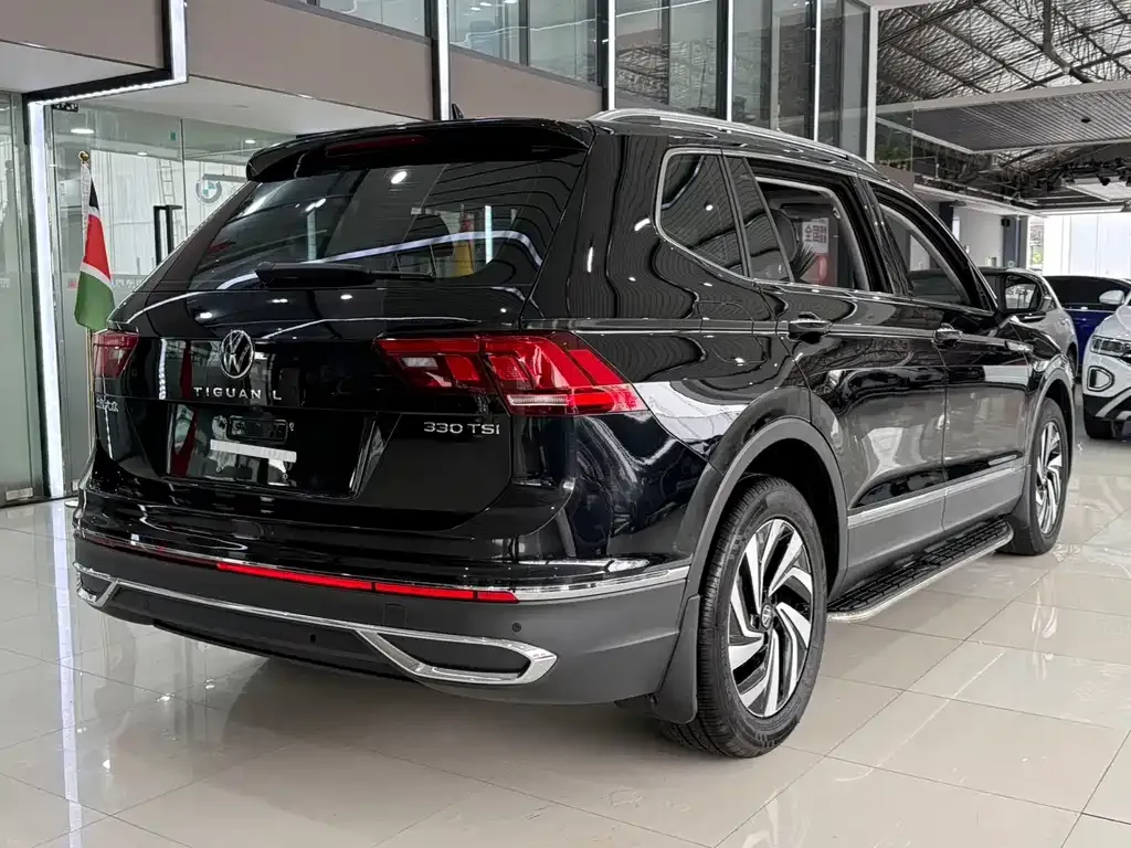 Volkswagen Tiguan L — фото 9