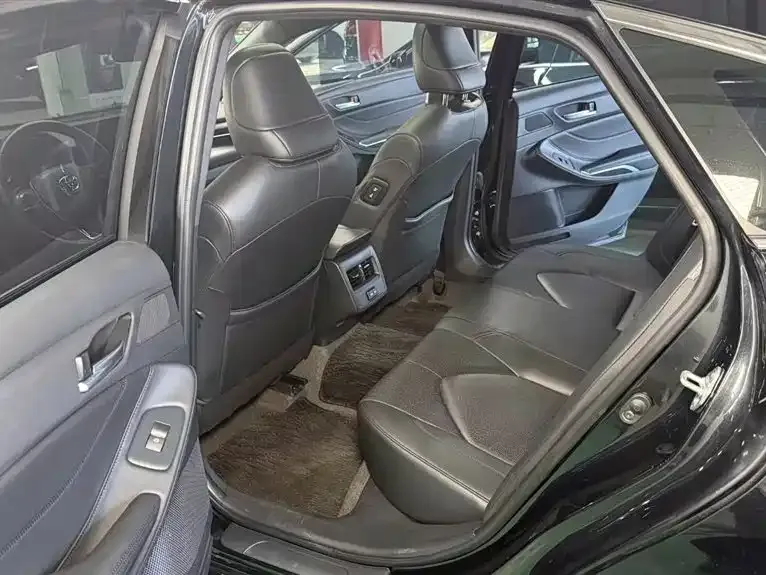 Toyota Avalon — фото 10