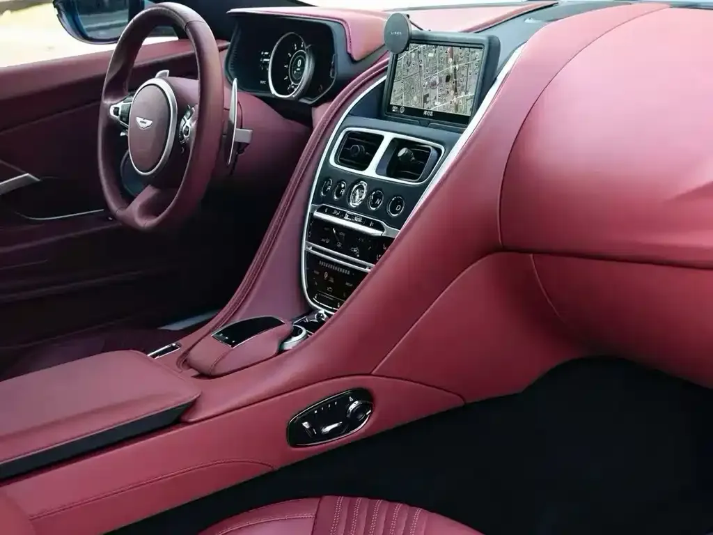 Aston Martin DB11 2022 из CN, фото 3