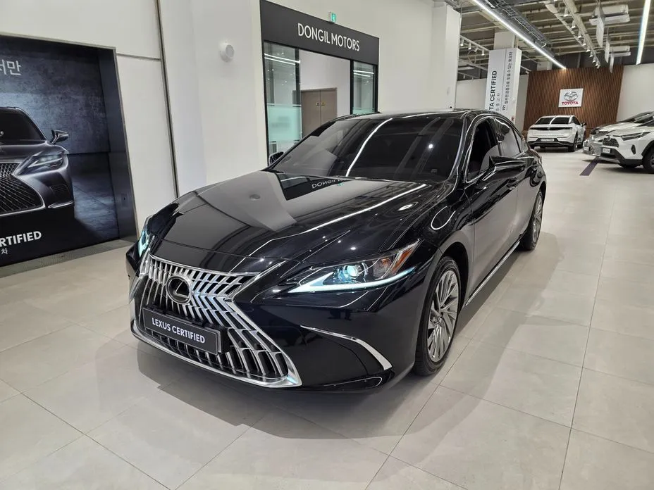 Lexus ES — фото 1