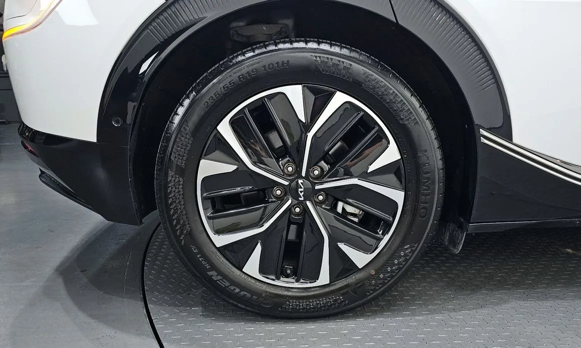 Kia EV6 — фото 9