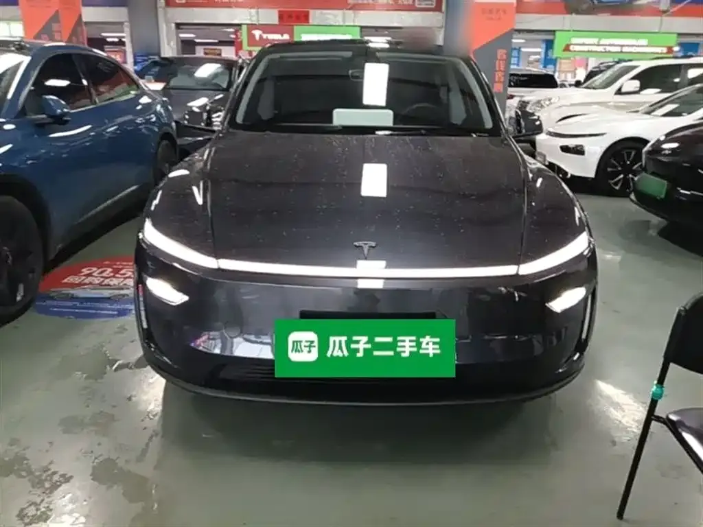 Tesla Model Y — фото 8