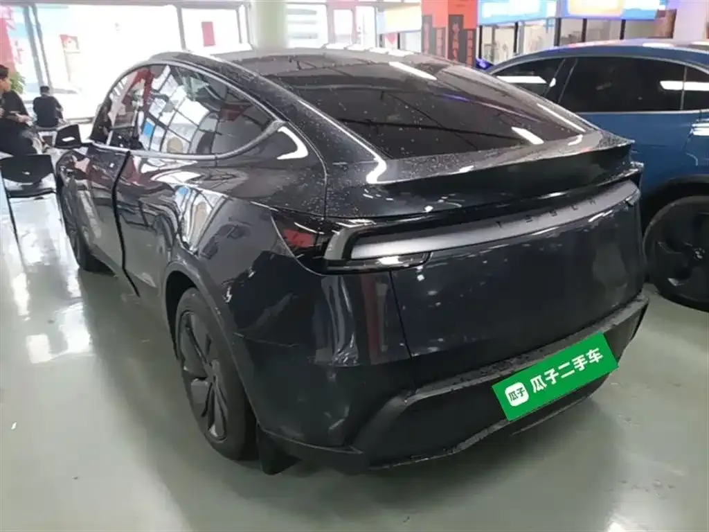 Tesla Model Y — фото 6