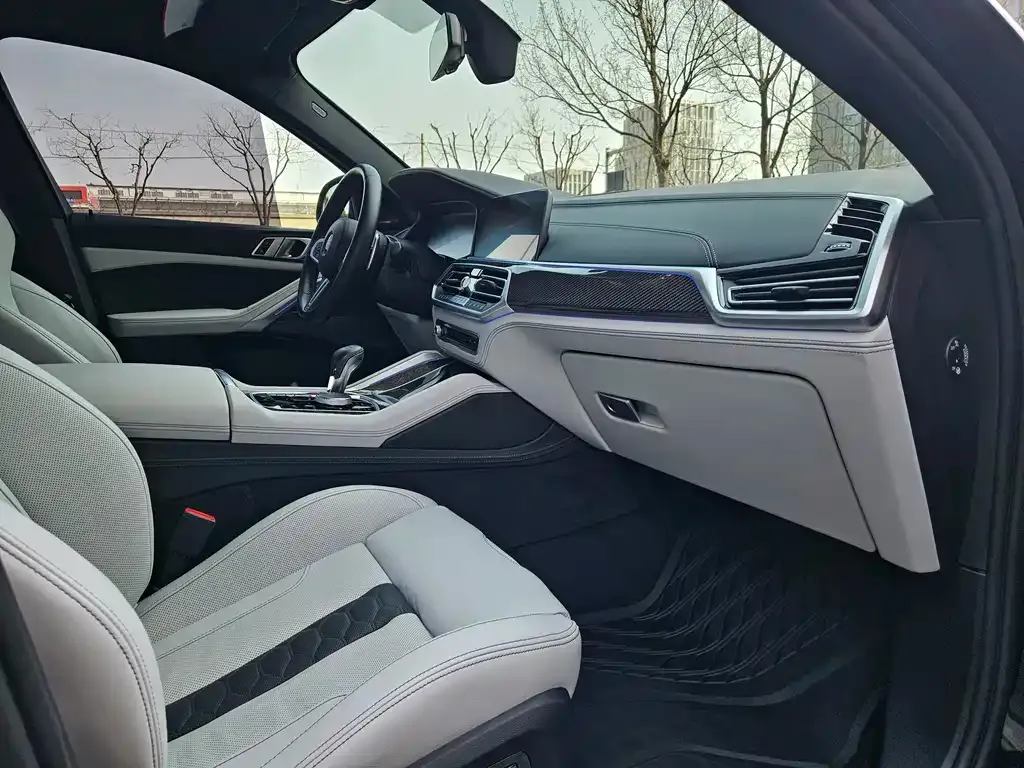 BMW X6 M 2023 из CN, фото 5