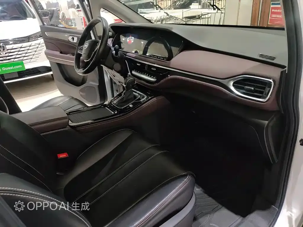 GAC Motor Trumpchi M6 — фото 9