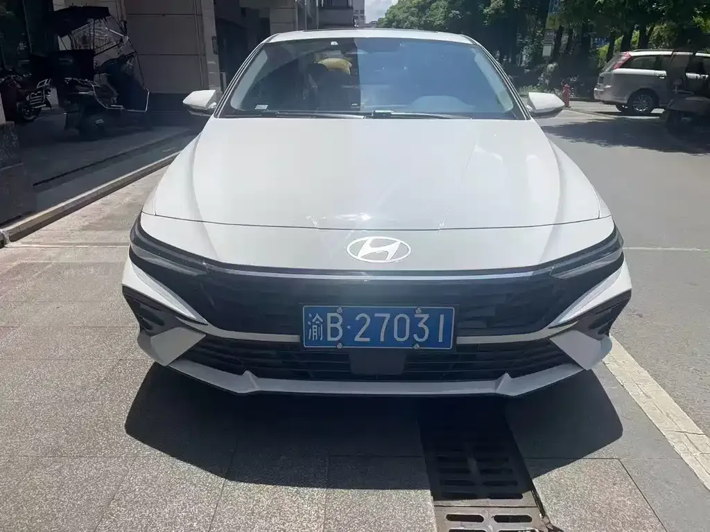Hyundai Elantra 2023 из CN, фото 4