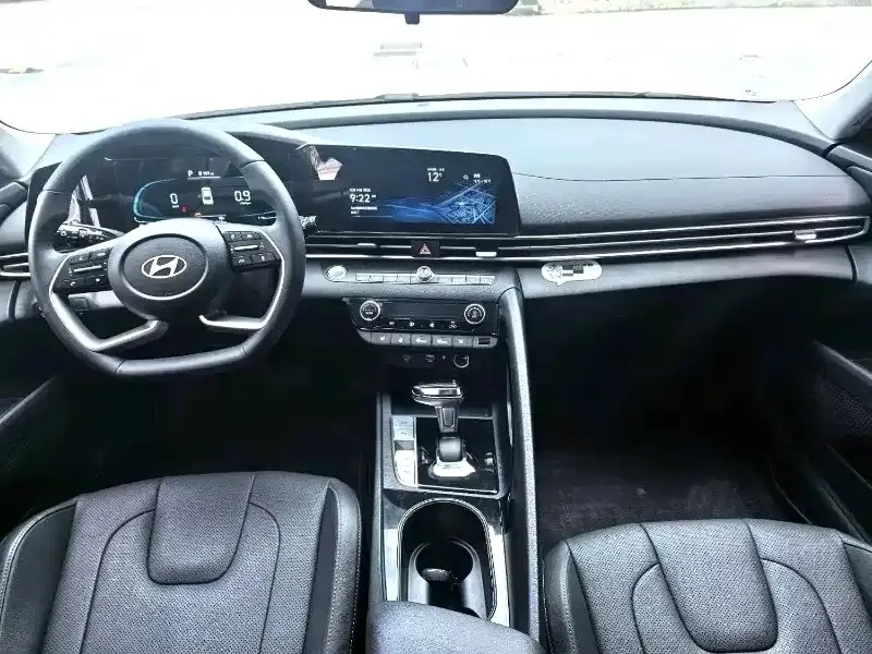 Hyundai Elantra 2023 из CN, фото 9