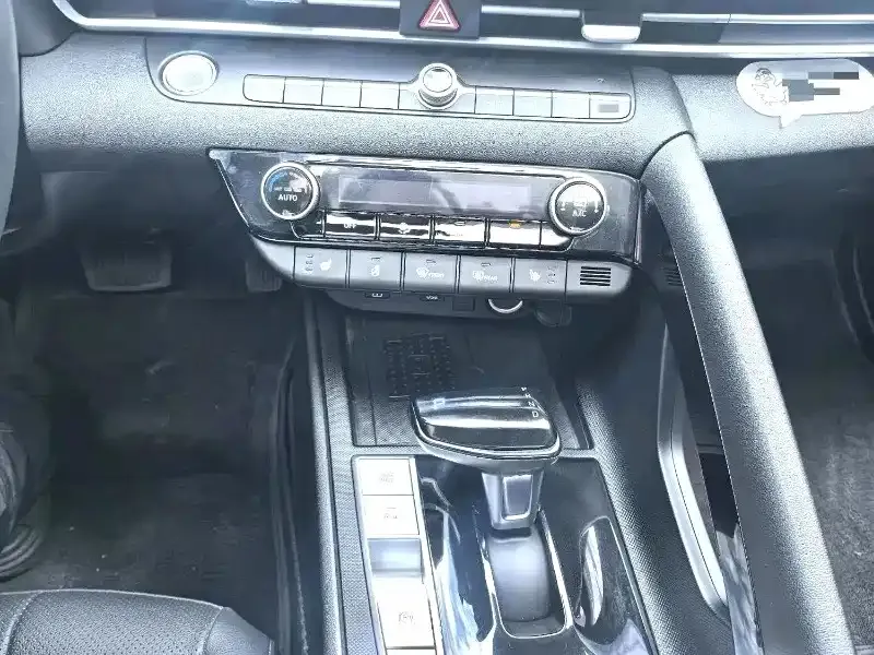 Hyundai Elantra 2023 из CN, фото 5