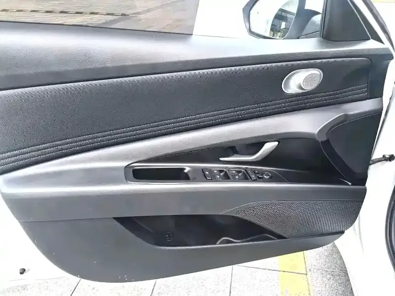 Hyundai Elantra 2023 из CN, фото 8
