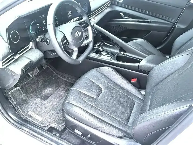 Hyundai Elantra 2023 из CN, фото 7