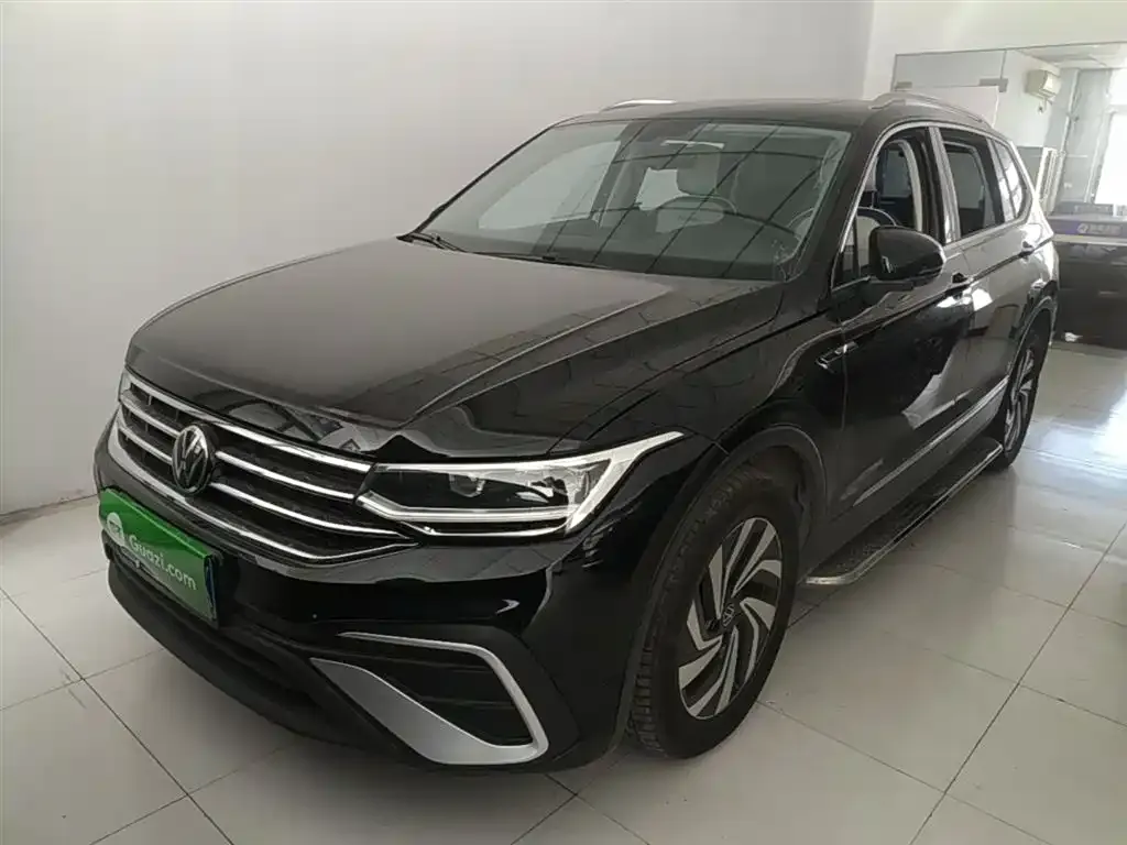 Volkswagen Tiguan L — фото 8