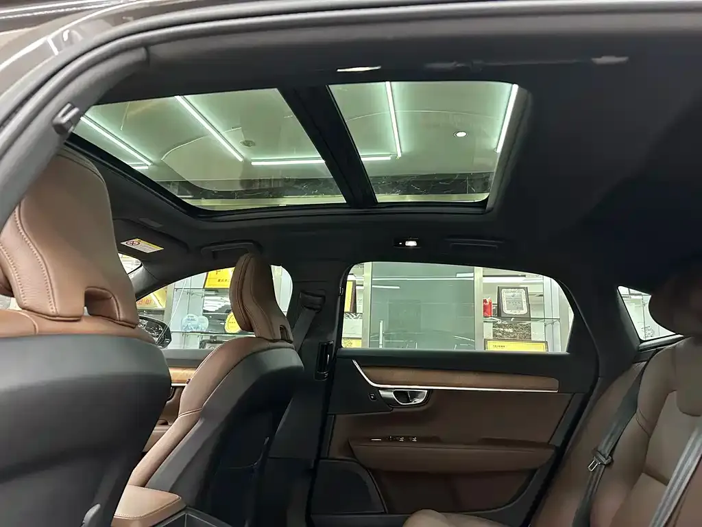 Volvo S90 2023 из CN, фото 9