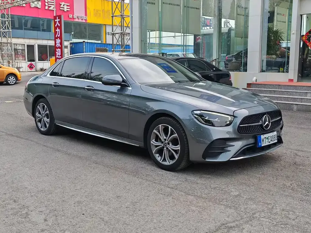 Mercedes-Benz E-Class — фото 10