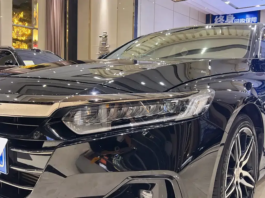 Honda Accord — фото 9