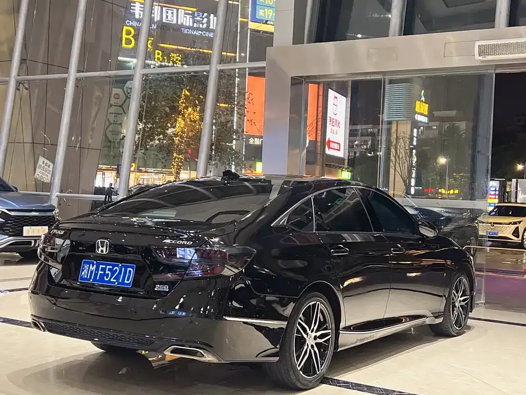 Honda Accord — фото 10