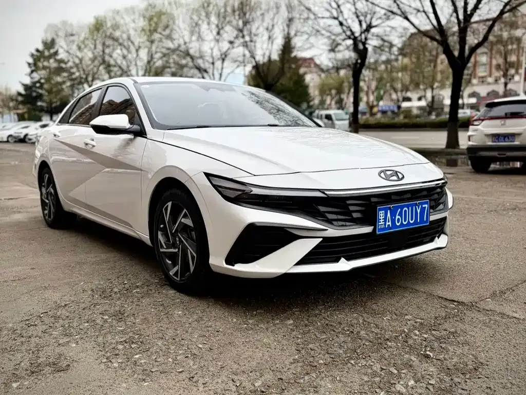 Hyundai Elantra — фото 6