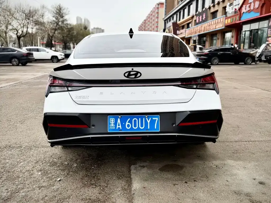 Hyundai Elantra — фото 2