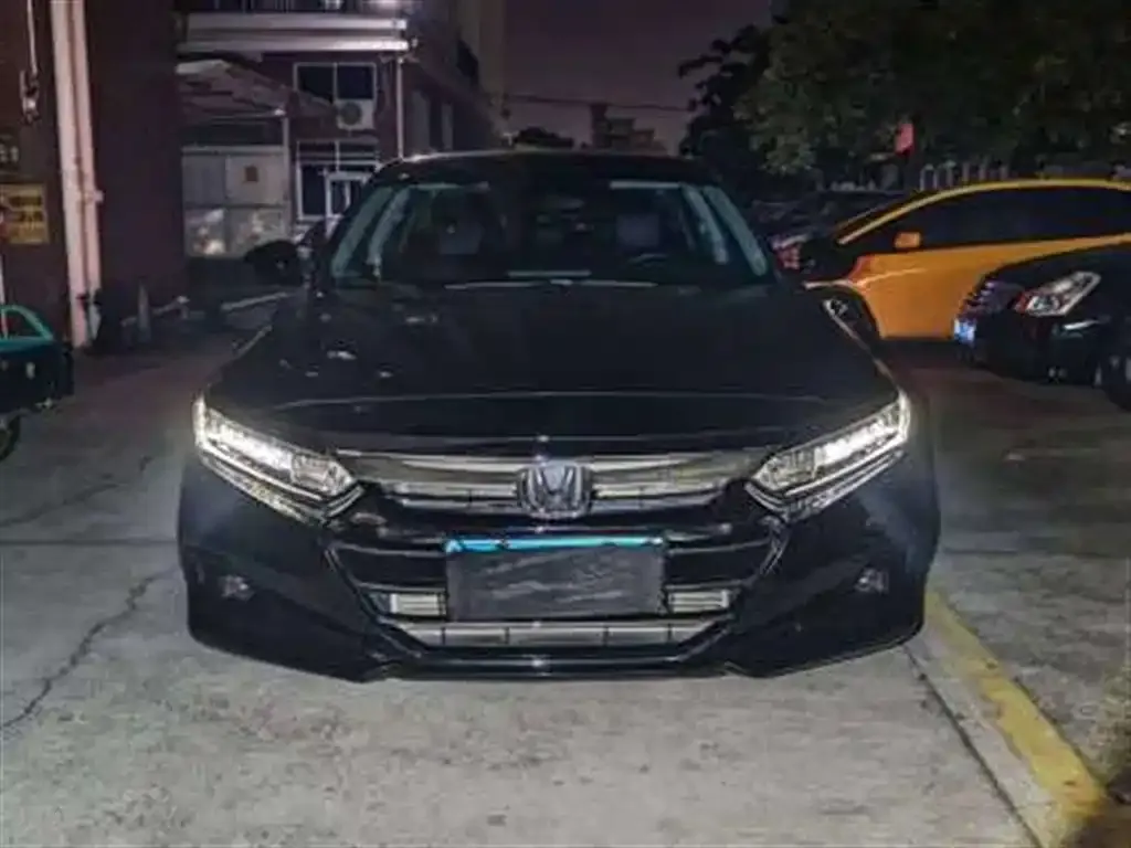 Honda Accord — фото 1