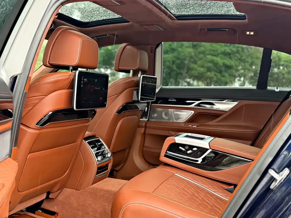 BMW 7 Series — фото 4