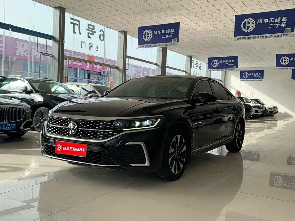 Volkswagen Passat — фото 1