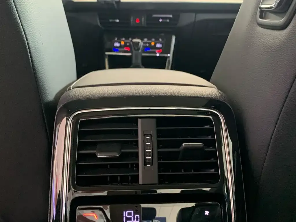 Volkswagen Passat — фото 10