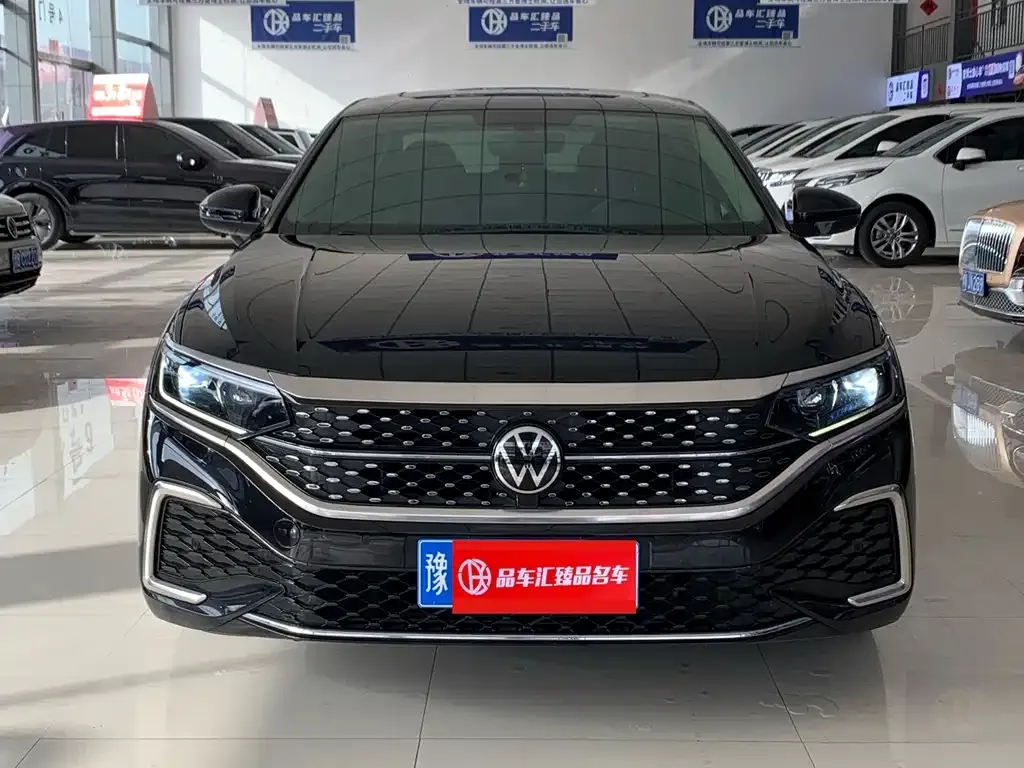 Volkswagen Passat — фото 6
