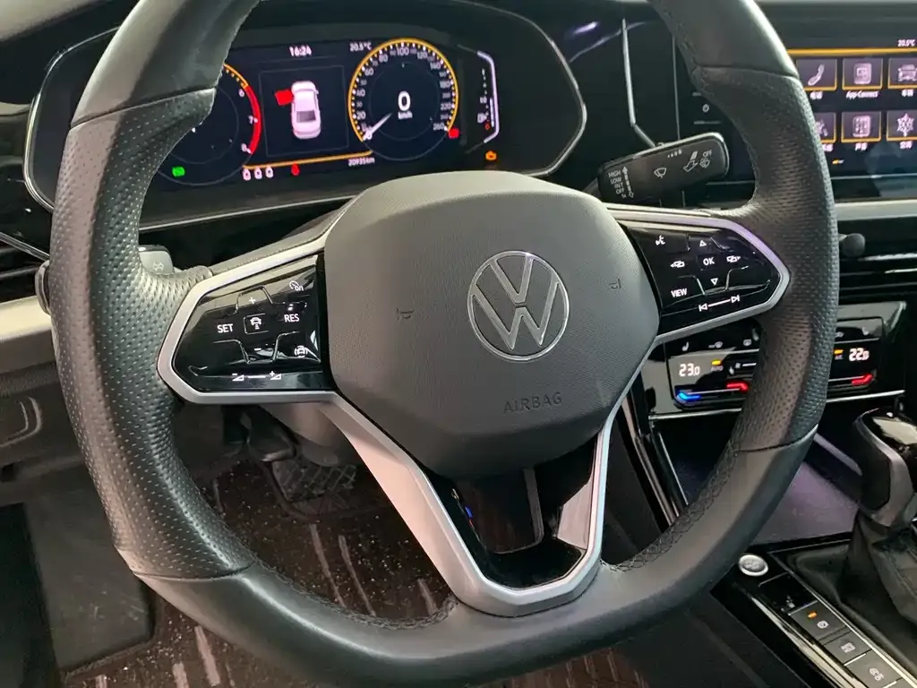 Volkswagen Passat — фото 4