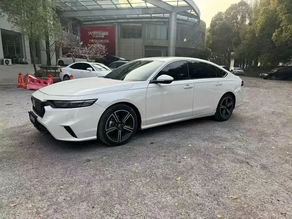 Honda Inspire — фото 1