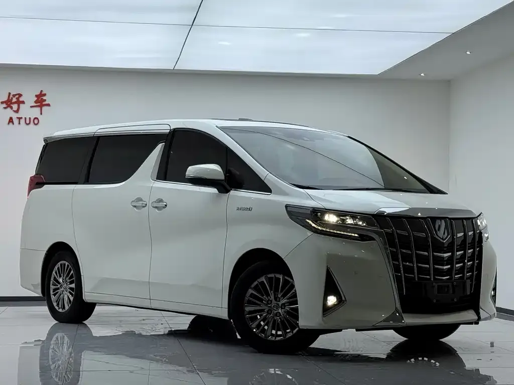 Toyota Alphard — фото 7