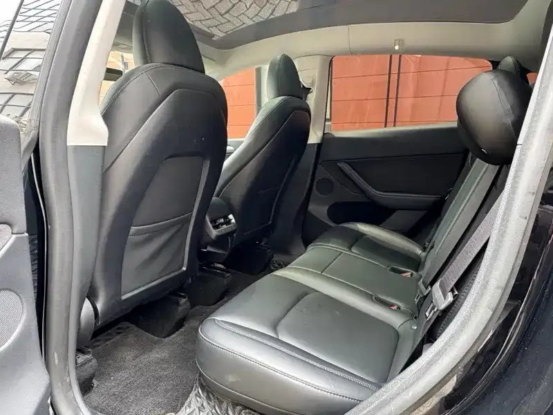 Tesla Model Y 2023 из CN, фото 2