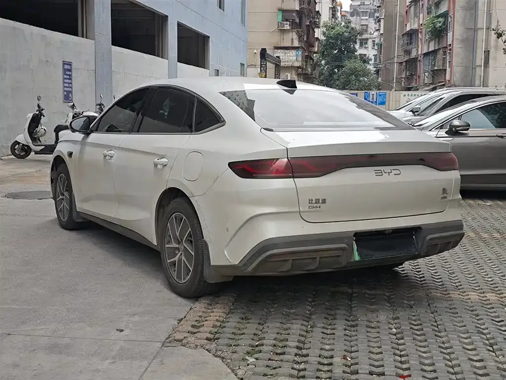 BYD Qin L — фото 4