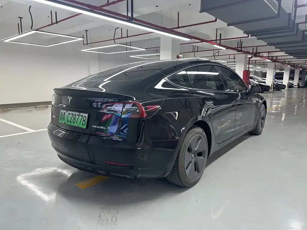 Tesla Model 3 — фото 4