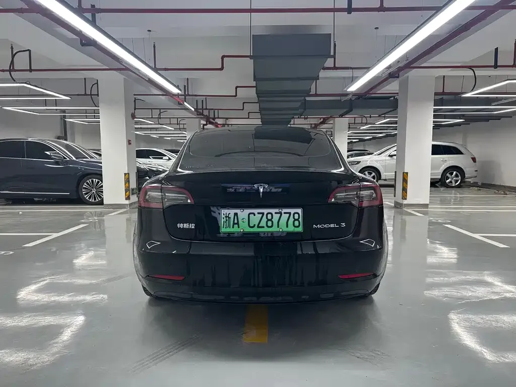 Tesla Model 3 — фото 7
